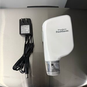 FoodSaver FreshSaver Handheld Vacuum & charger